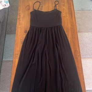 EUC Wilfred (Aritzia) market jumpsuit in black size small